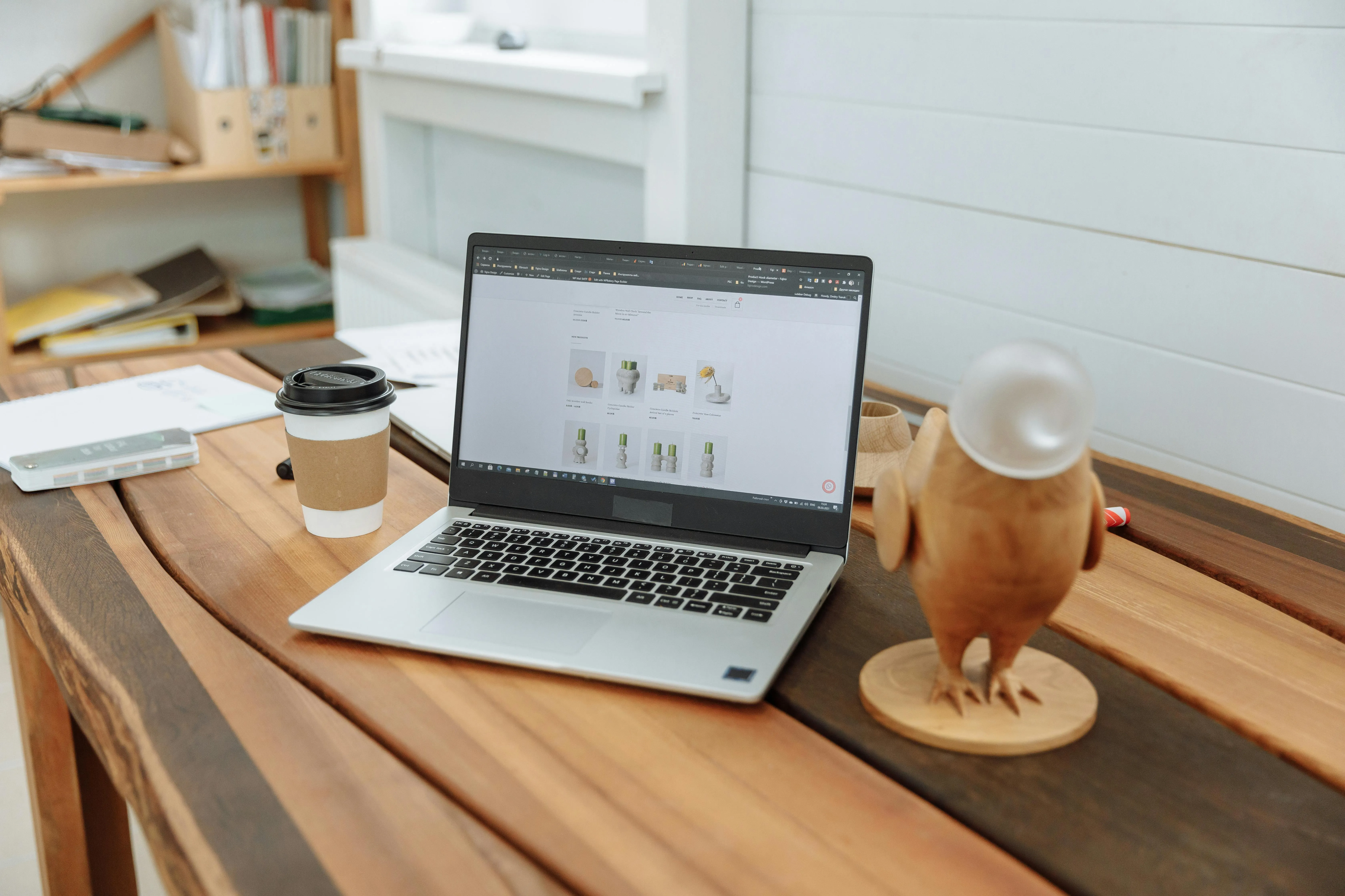 Website loading quickly on a laptop, illustrating fast page speed and optimized performance.
